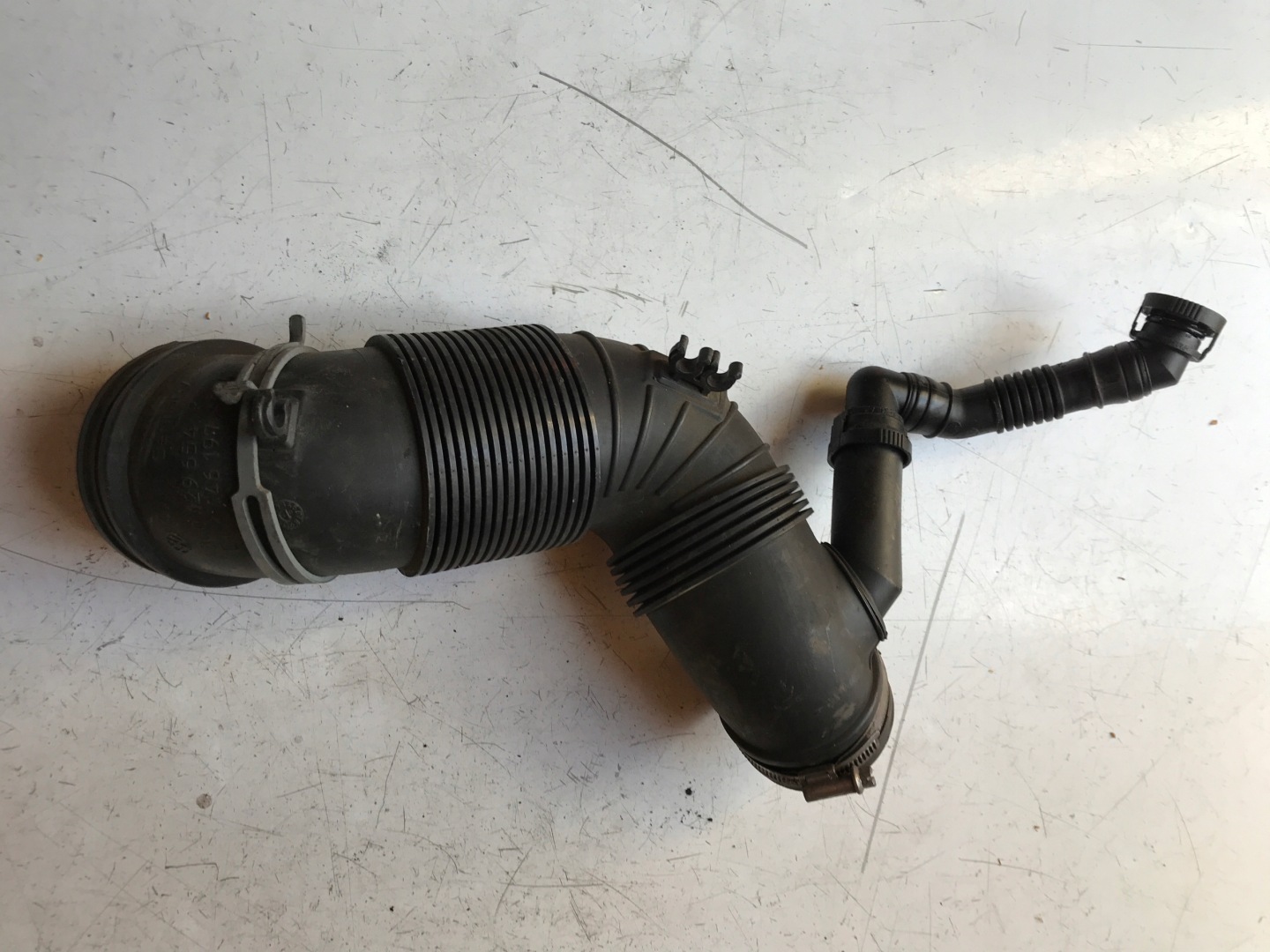 rohr Schlauch luft DOLOT VW AUDI 3C0129654P