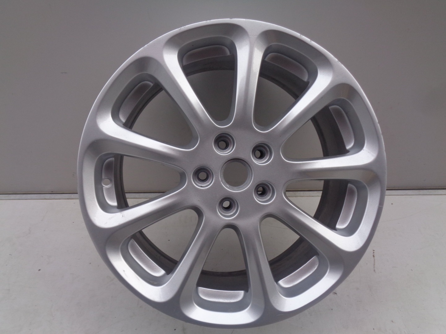 disk hliníkový MASERATI 8,5JX19 ET52 5X114,3