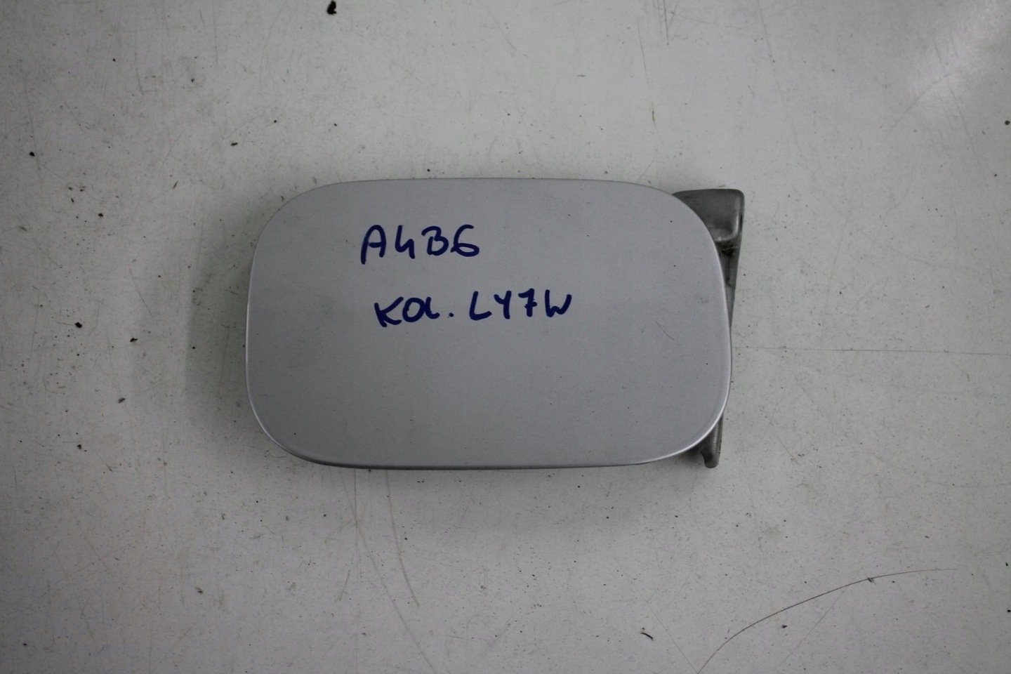 VOLET TRAPPE CARBURANT CARBURANT LY7W AUDI A4 B6