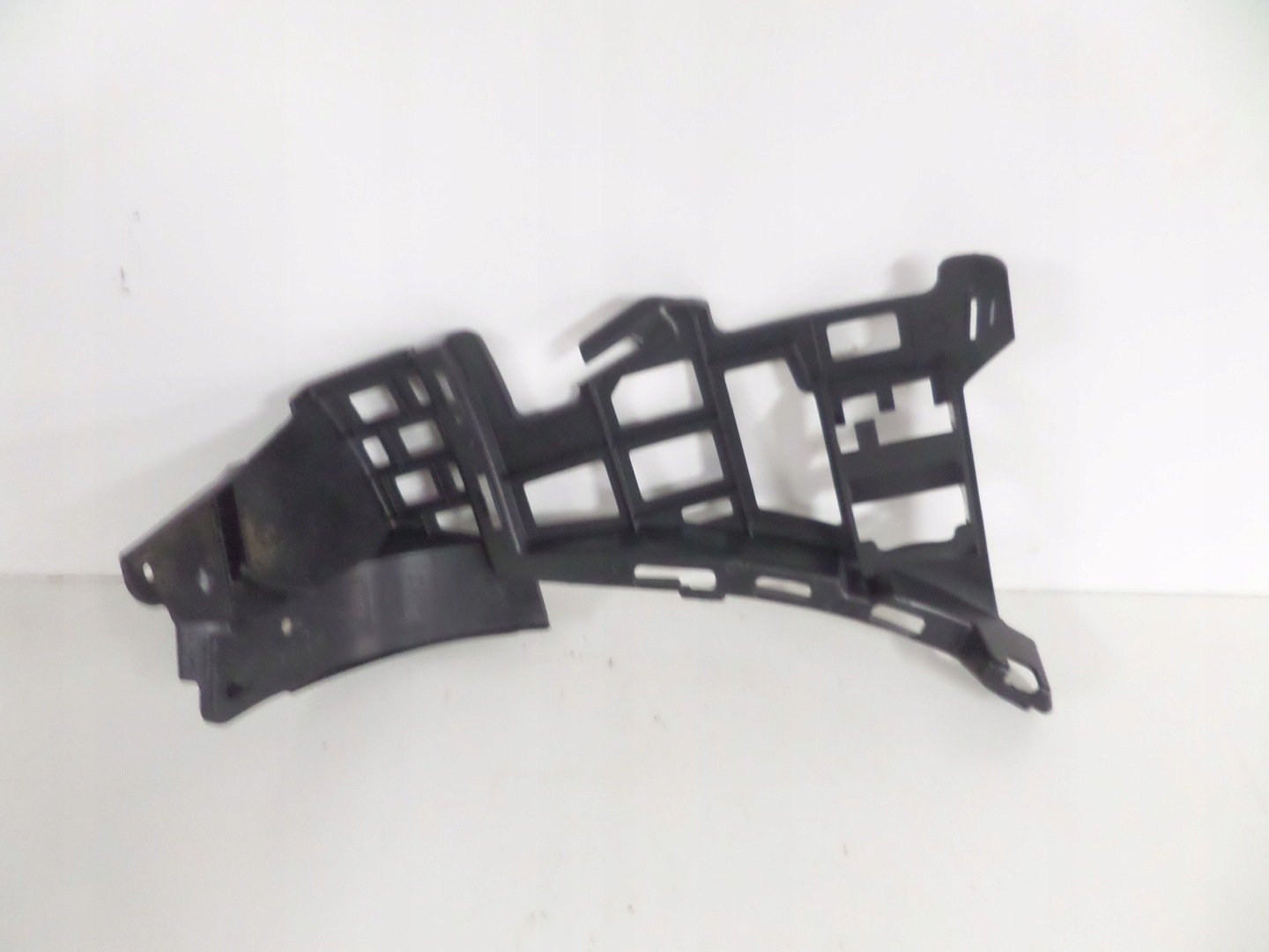 holder support rear part left MERCEDES GLA W156 13- AMG