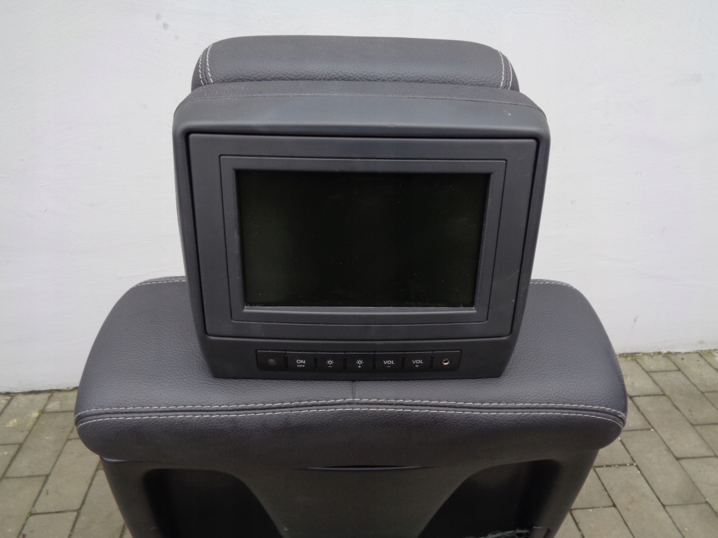 rest EKRAN DVD MERCEDES ML W164