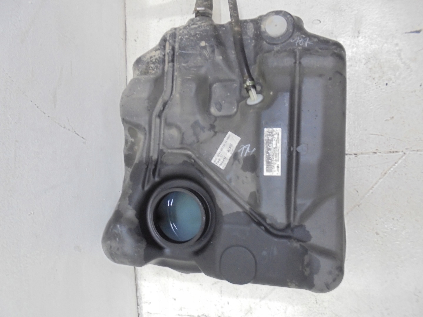 FORD FOCUS MK3 2.0 TDCI tank kraftstofftank 17R.