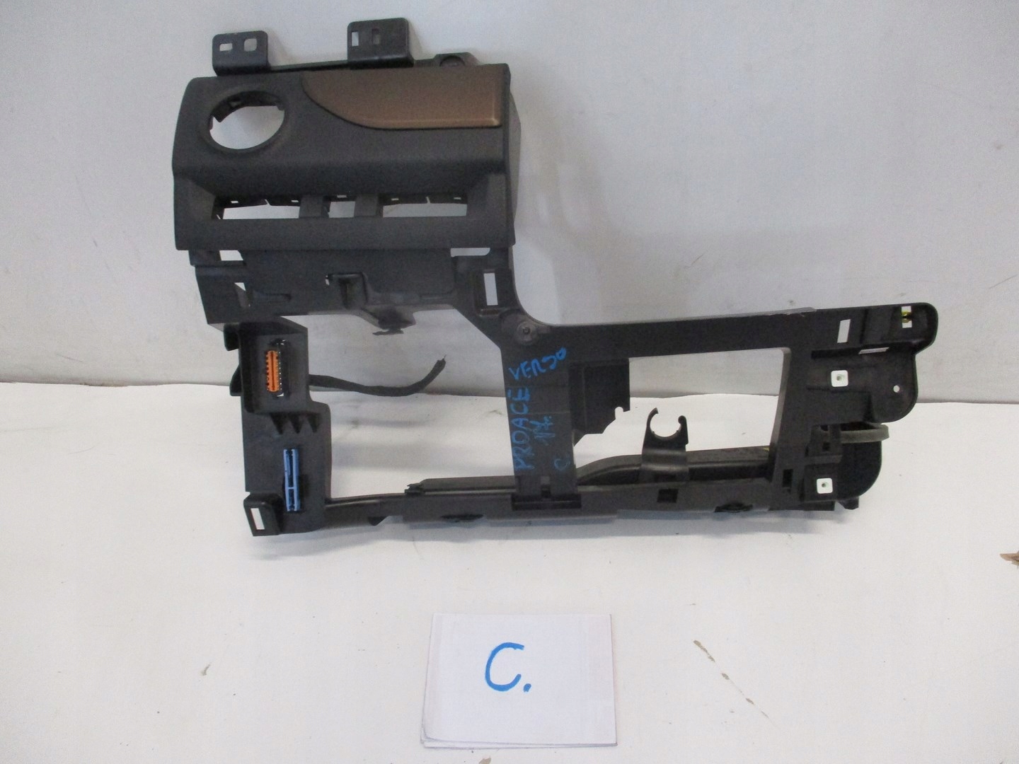 BOÎTE CONSOLE DOL TOYOTA PROACE 18R VERSO