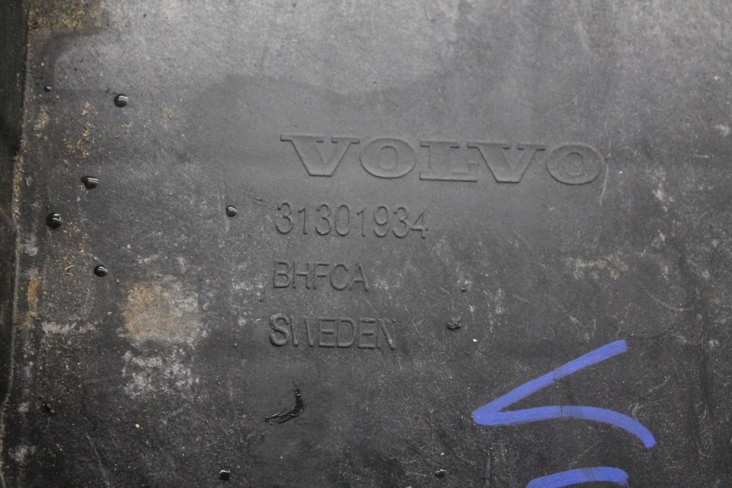 DRŽAČ AKUMULATORA 31301934 VOLVO V40 II