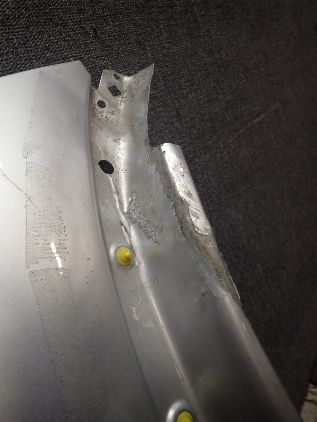 FENDER FRONT RIGHT LAND ROVER DISCOVERY III 3