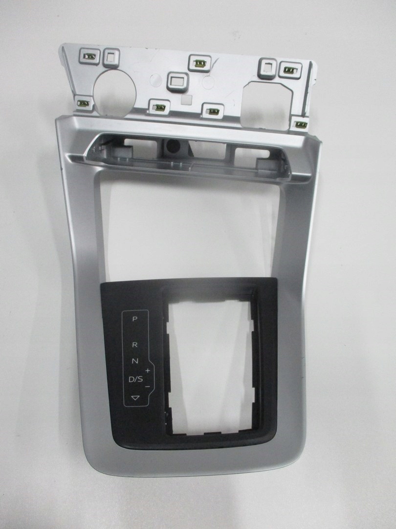 frame cover tunelu srodkowego AUDI Q3 83A