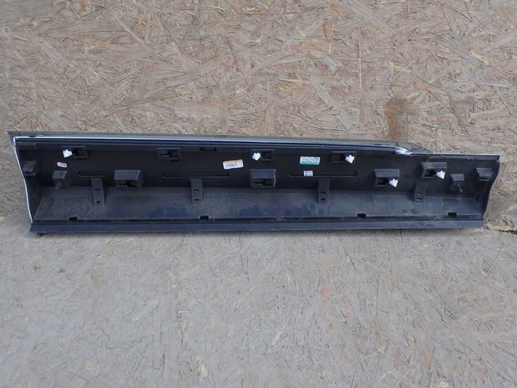 moulding door left front VW TIGUAN 5NN ALLSPACE