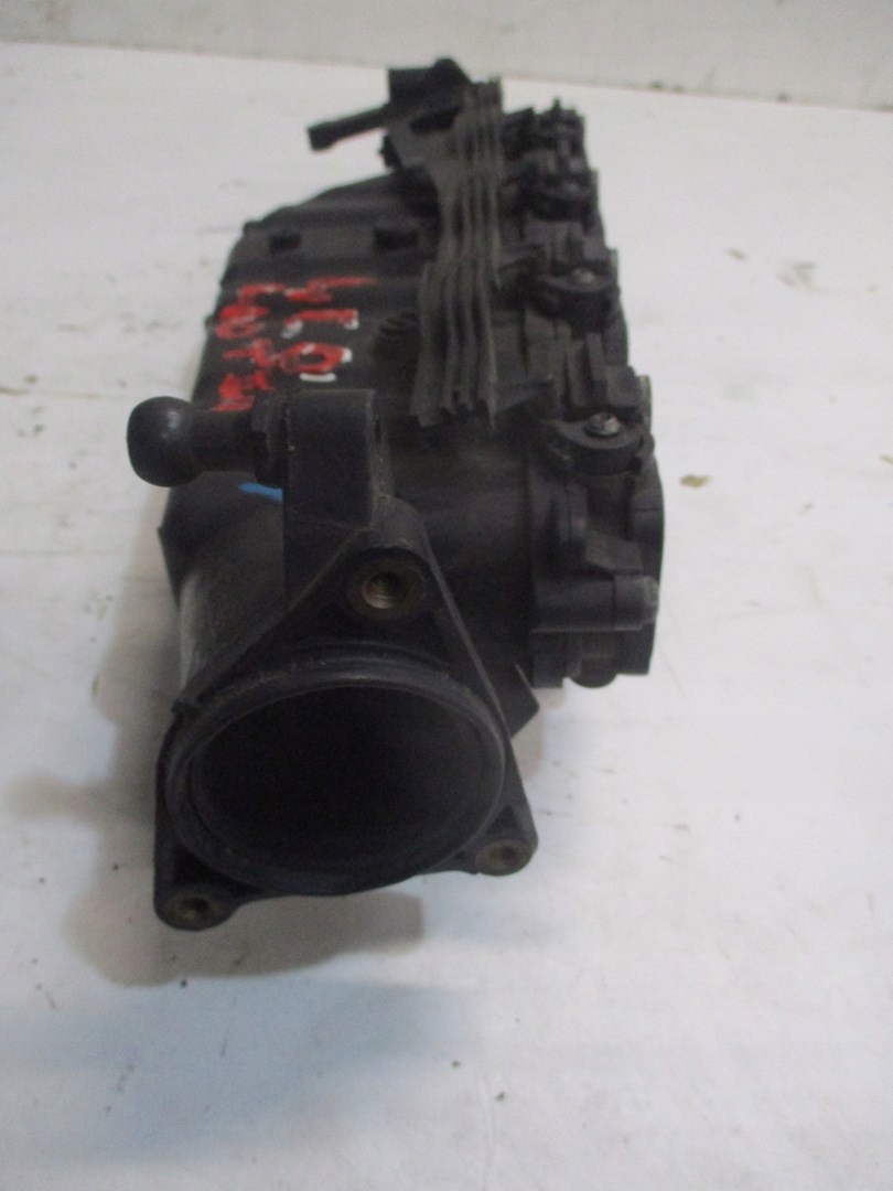 intake manifold VW AUDI 057129676AG