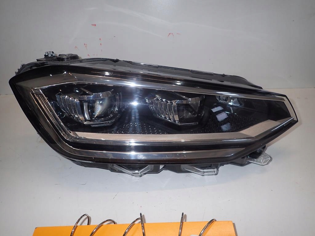light right VW GOLF SPORTSVAN LIFT 17- FULL LED