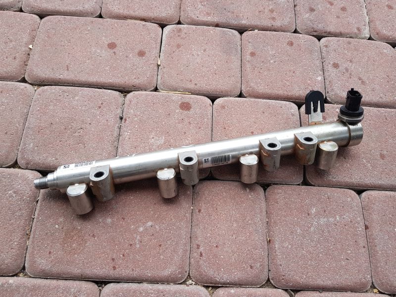 Rampe injection Opel Astra J IV OPC 2.0T 12621643