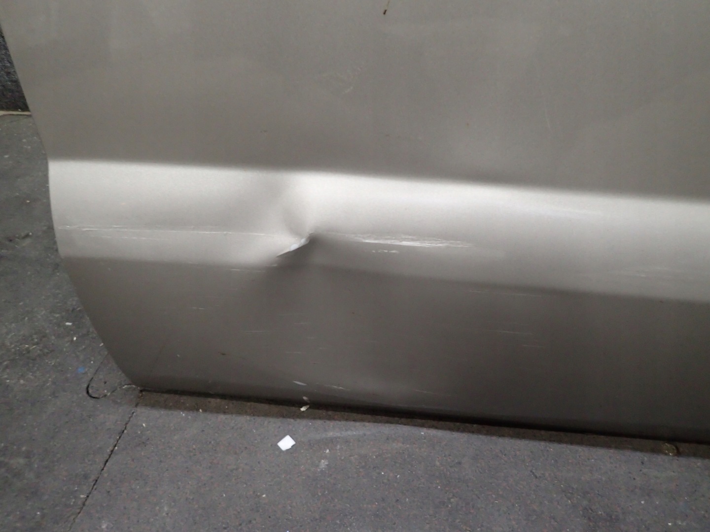 DOOR FRONT RIGHT HYUNDAI TUCSON 04
