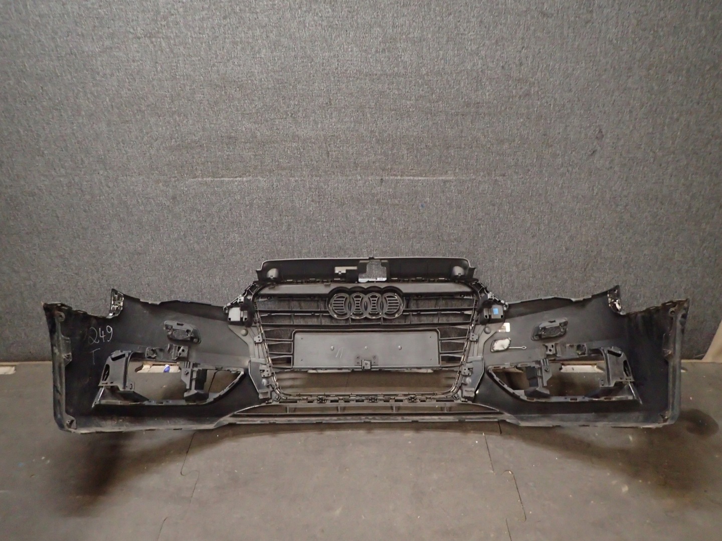 PARAURTI ANTERIORE AUDI A3 13