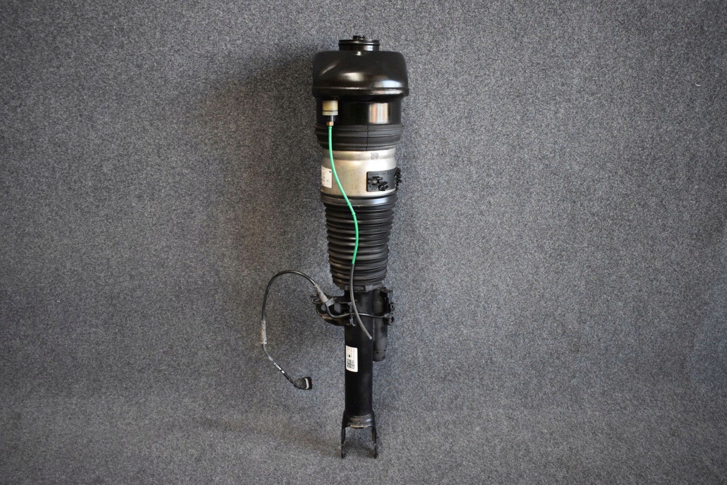 shock absorber left front BMW 6 G32 6866701