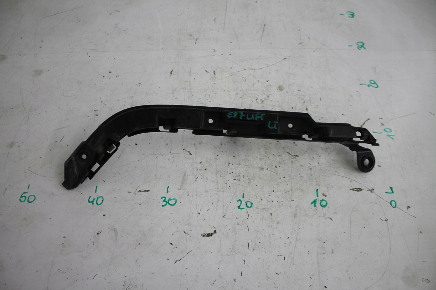 bumper bracket left rear part 7058517 BMW E87 E81 LIFT