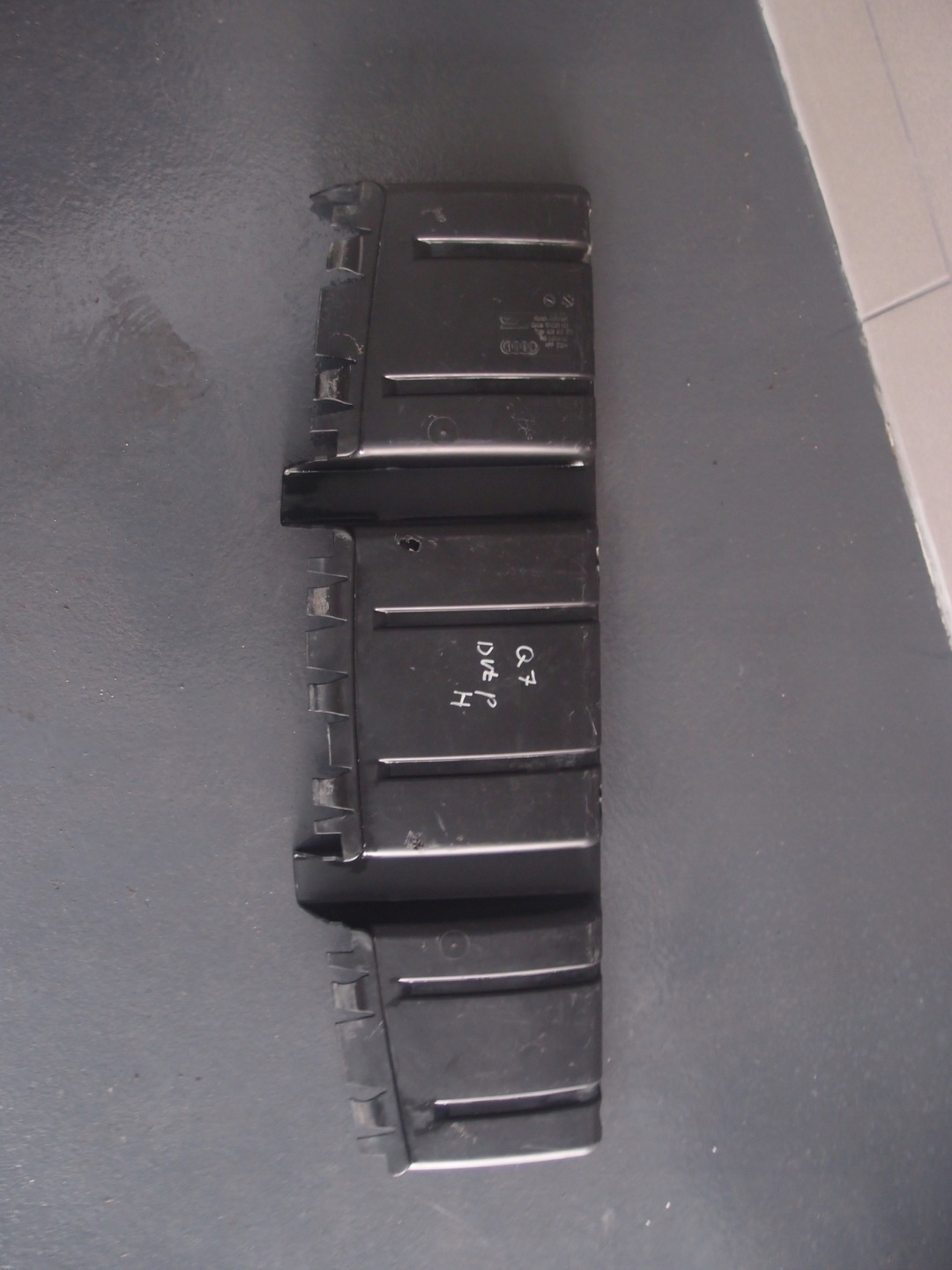 air duct air line W bumper AUDI Q7 4L0615171