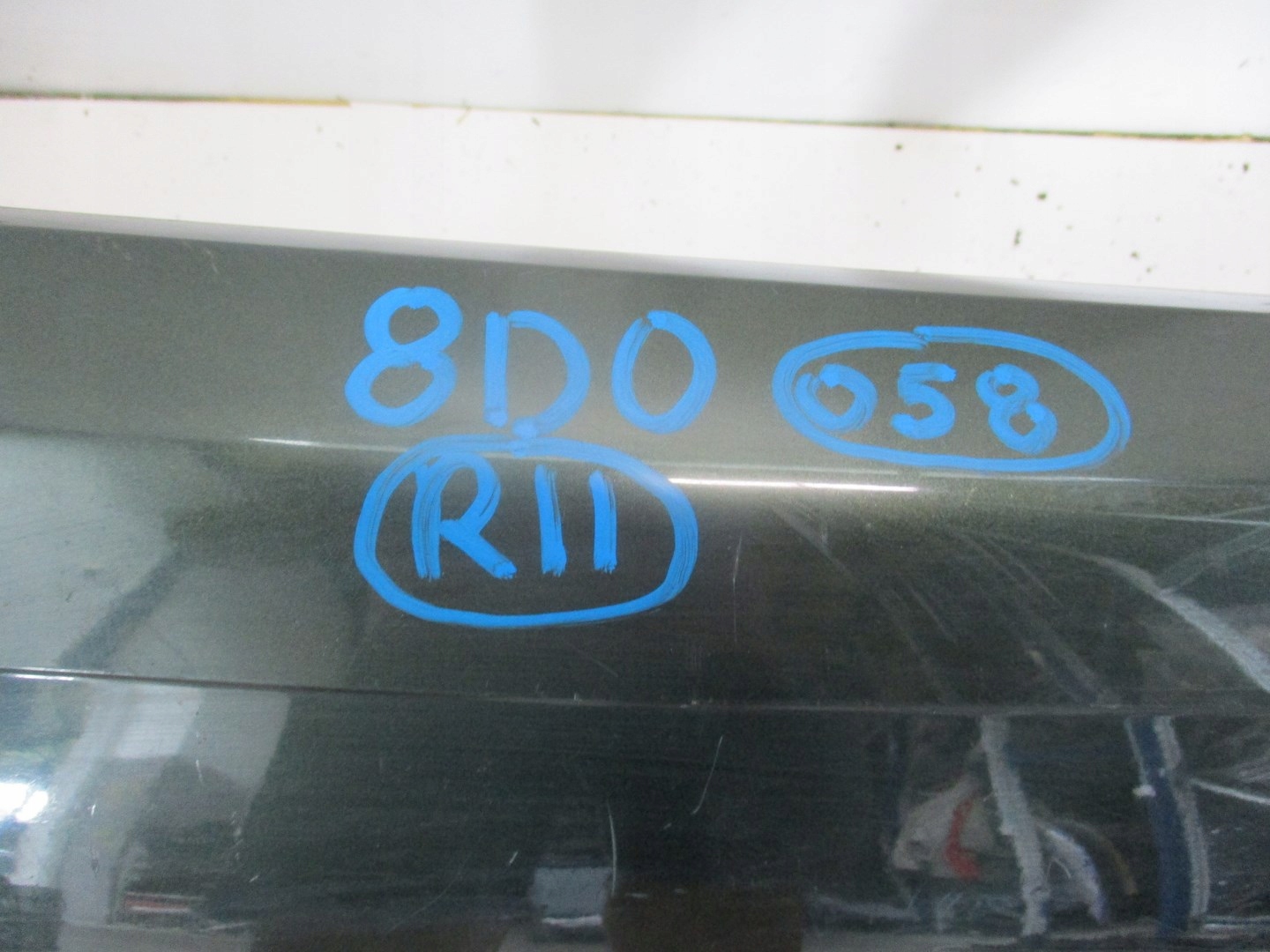 PARE CHOC AUDI A4 8D0 ARRIÈRE ARRIÈRE