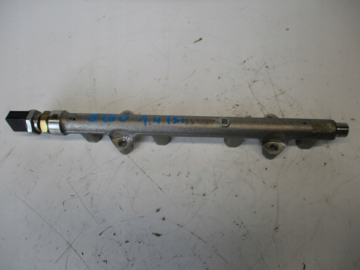 RAMPE INJECTION PASSAT B8 3G0 1,4TSI 04E133320AM