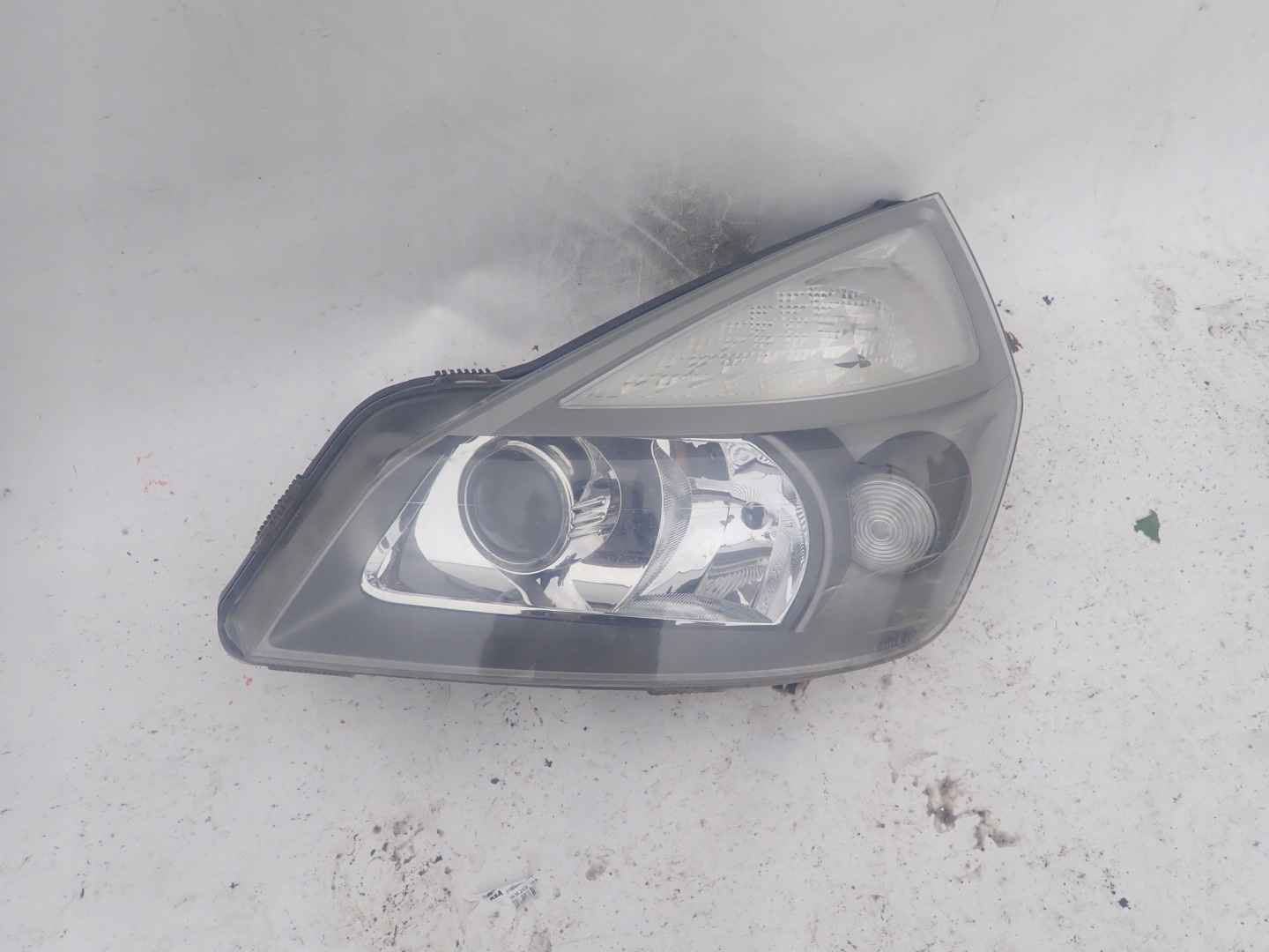 RENAULT ESPACE IV XENON left front