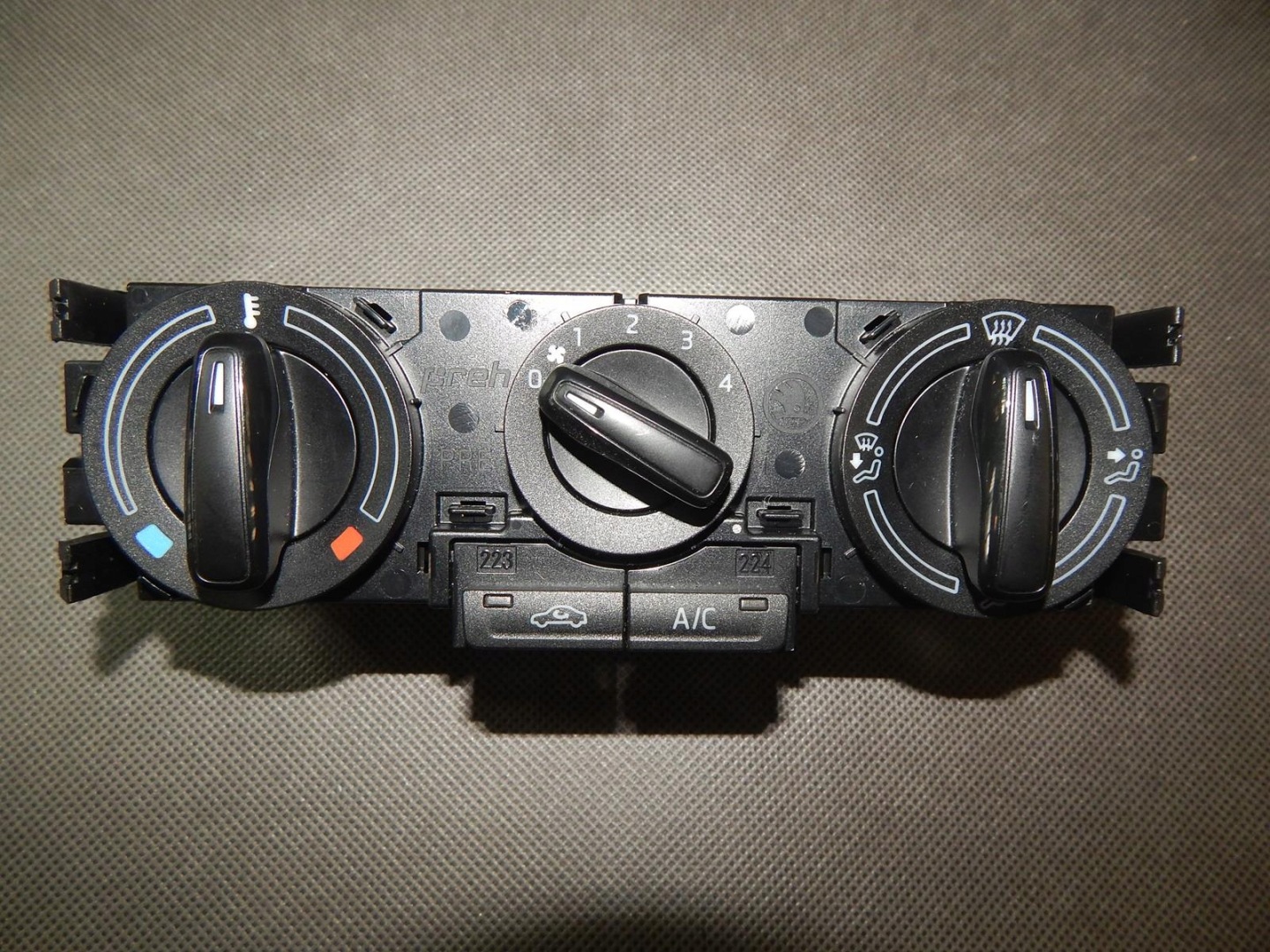 SKODA RAPID PANEL des lüfters 5JA820045C