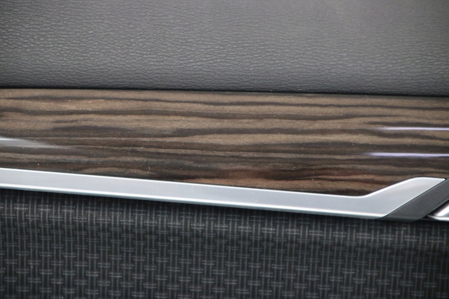 BMW X1 F48 - side upholstery door left front