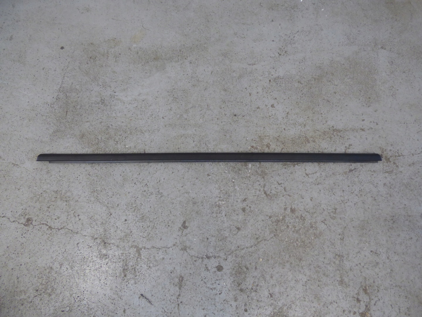 moulding dust right rear part OPEL ASTRA K V KOMBI
