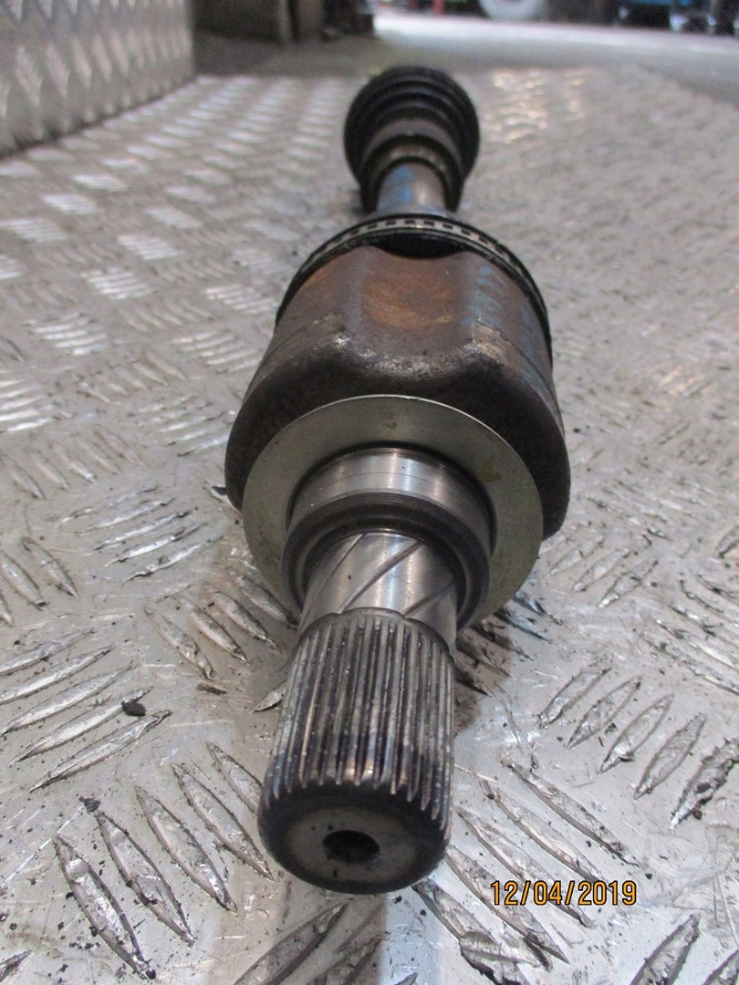 semi-axis RENAULT MEGANE 4 1,5DCI 391018406R
