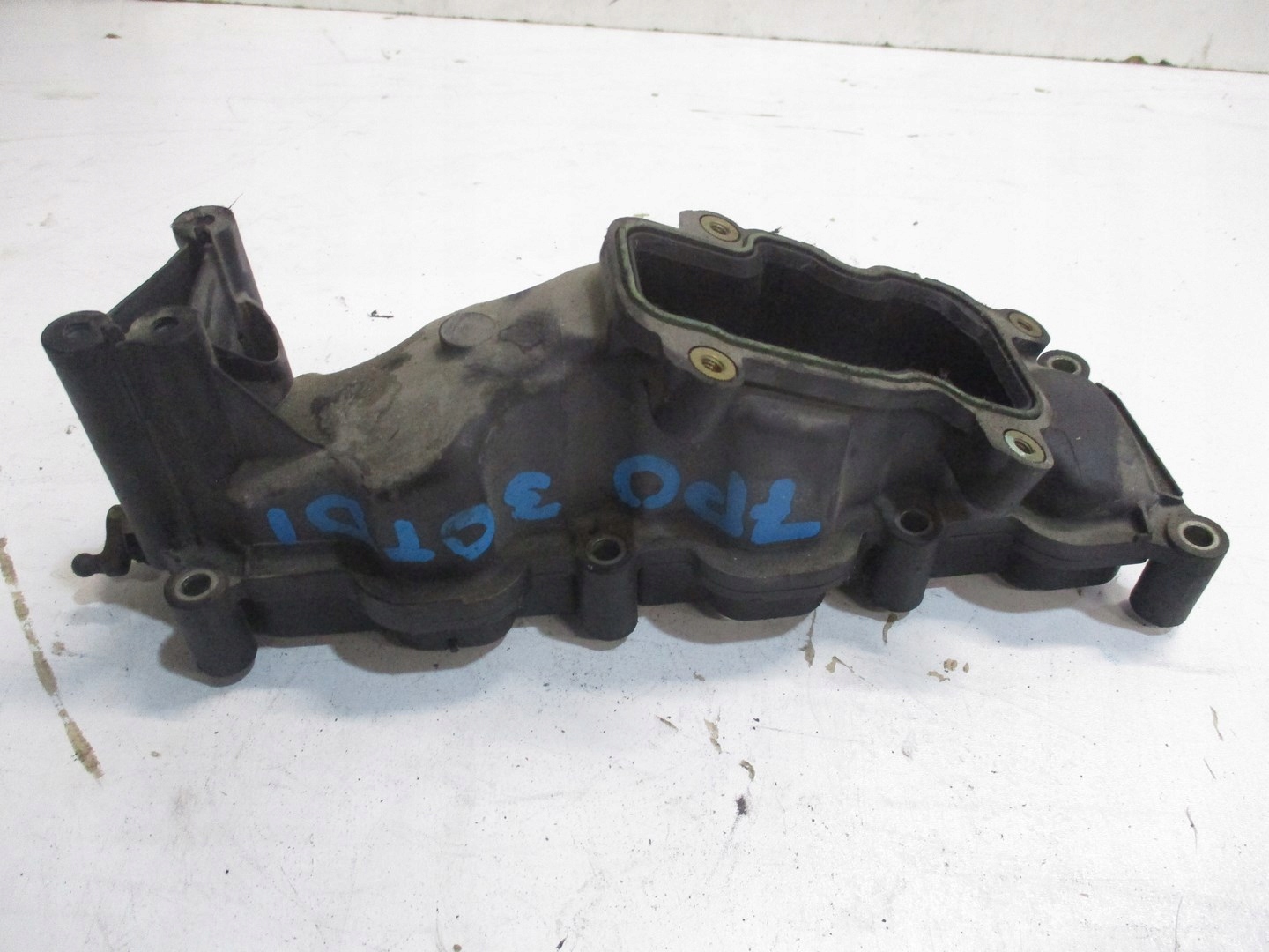 intake manifold VW TOUAREG 7P0 3,0TDI 059129711BS