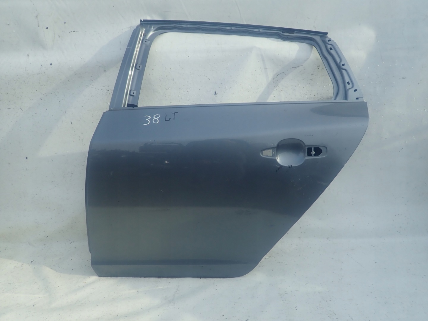 VOLVO V60 10-18 KOMBI Tür links heck hinten