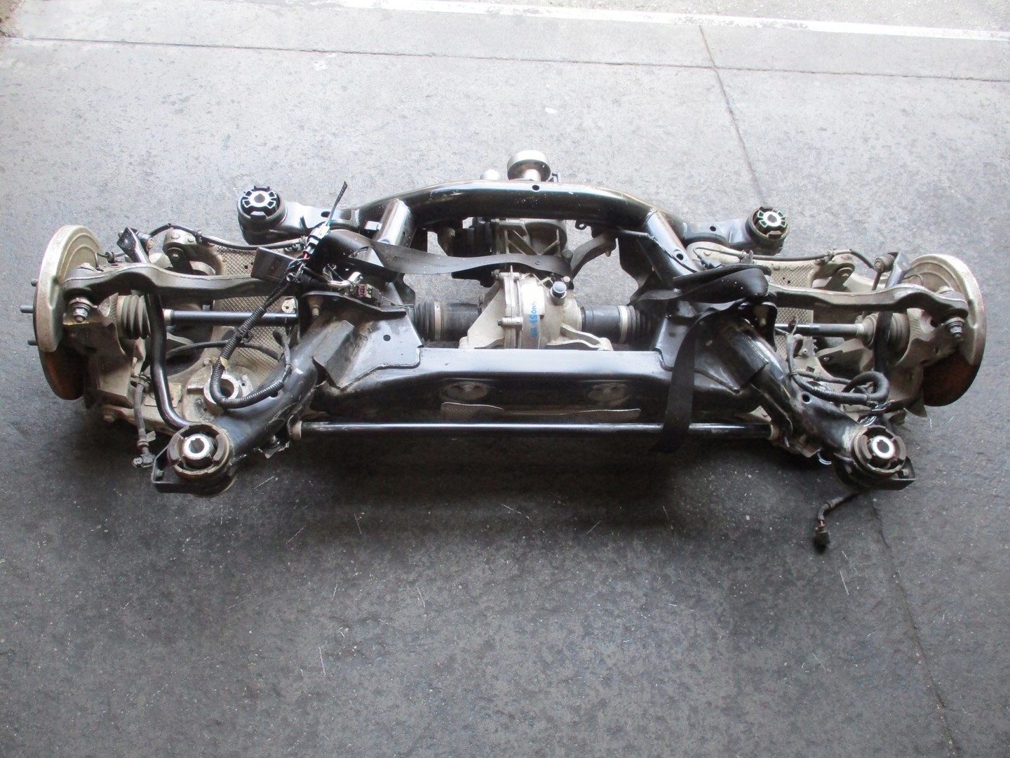 Sospensione DISCOVERY SPORT 2,0i HJ32-4N053-BA