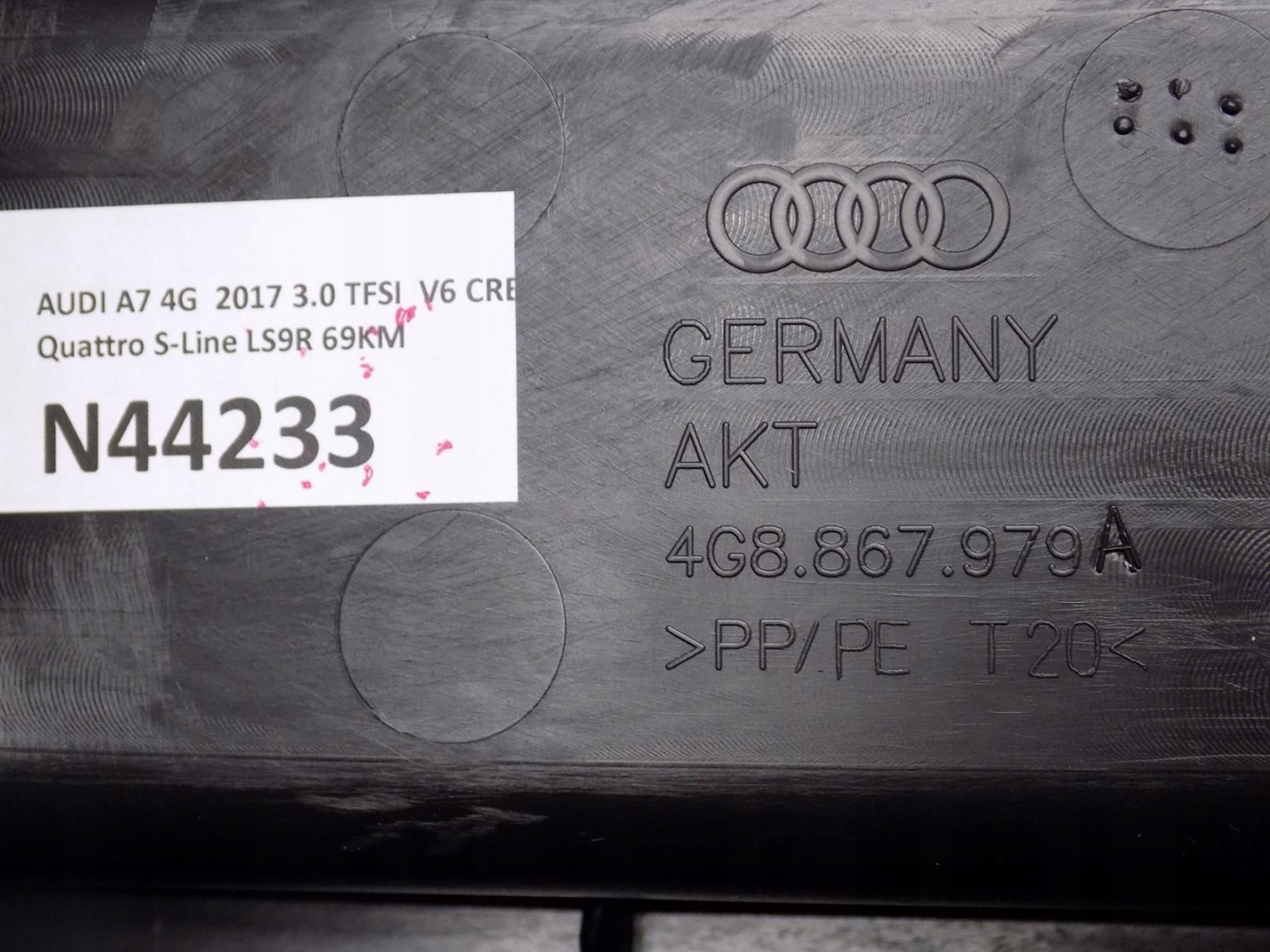 AUDI A7 4G upholstery bonnet boot 4G8867979A
