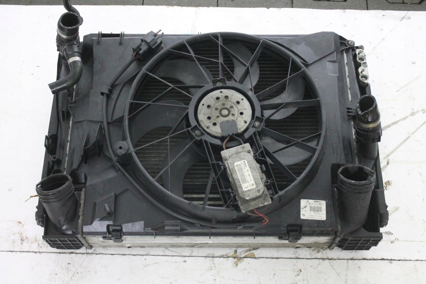 KOMPLET chladiče ventilátor BMW 1 E87 2.0D