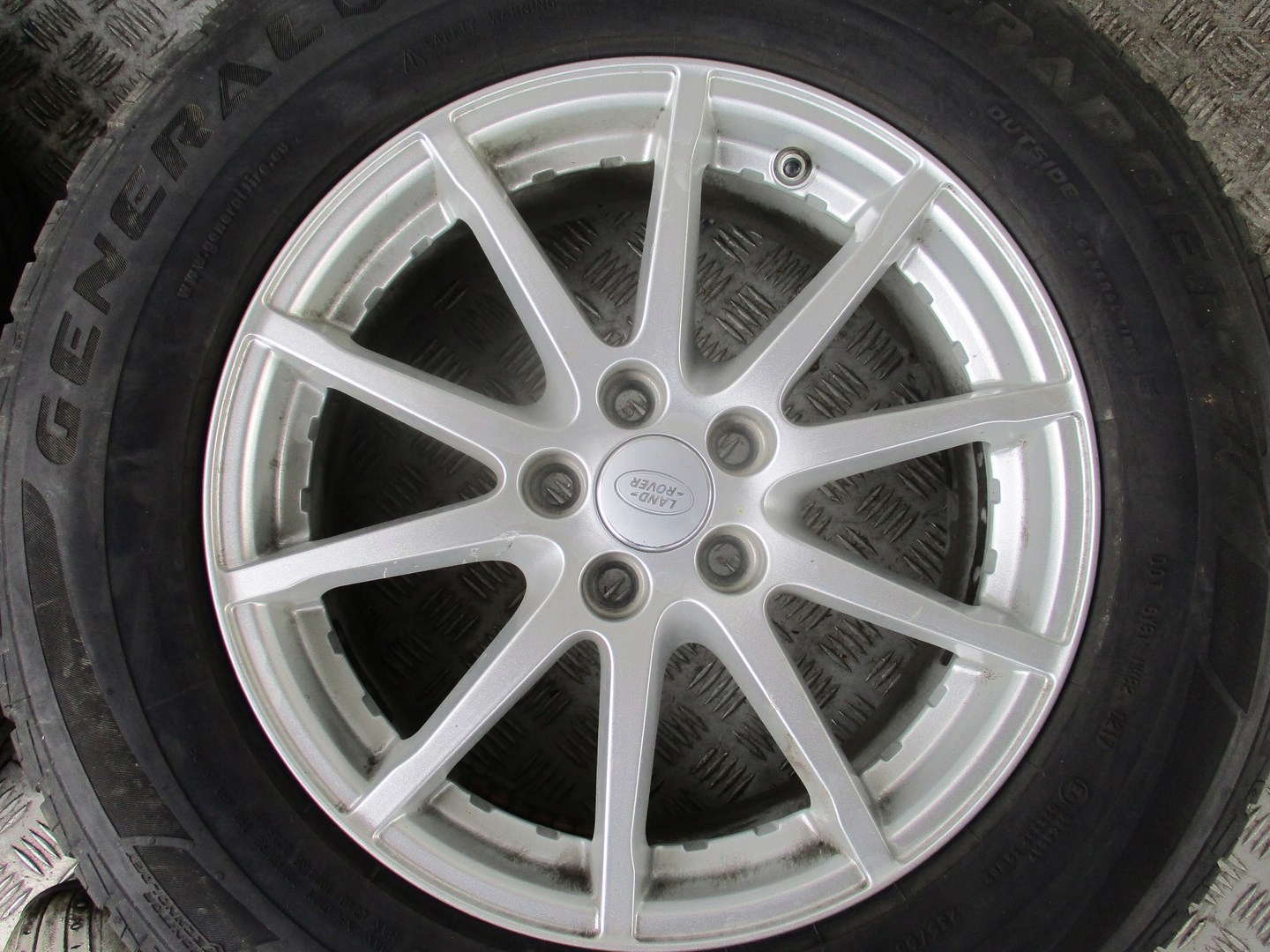 wheels discs tyres Discovery Sport R17