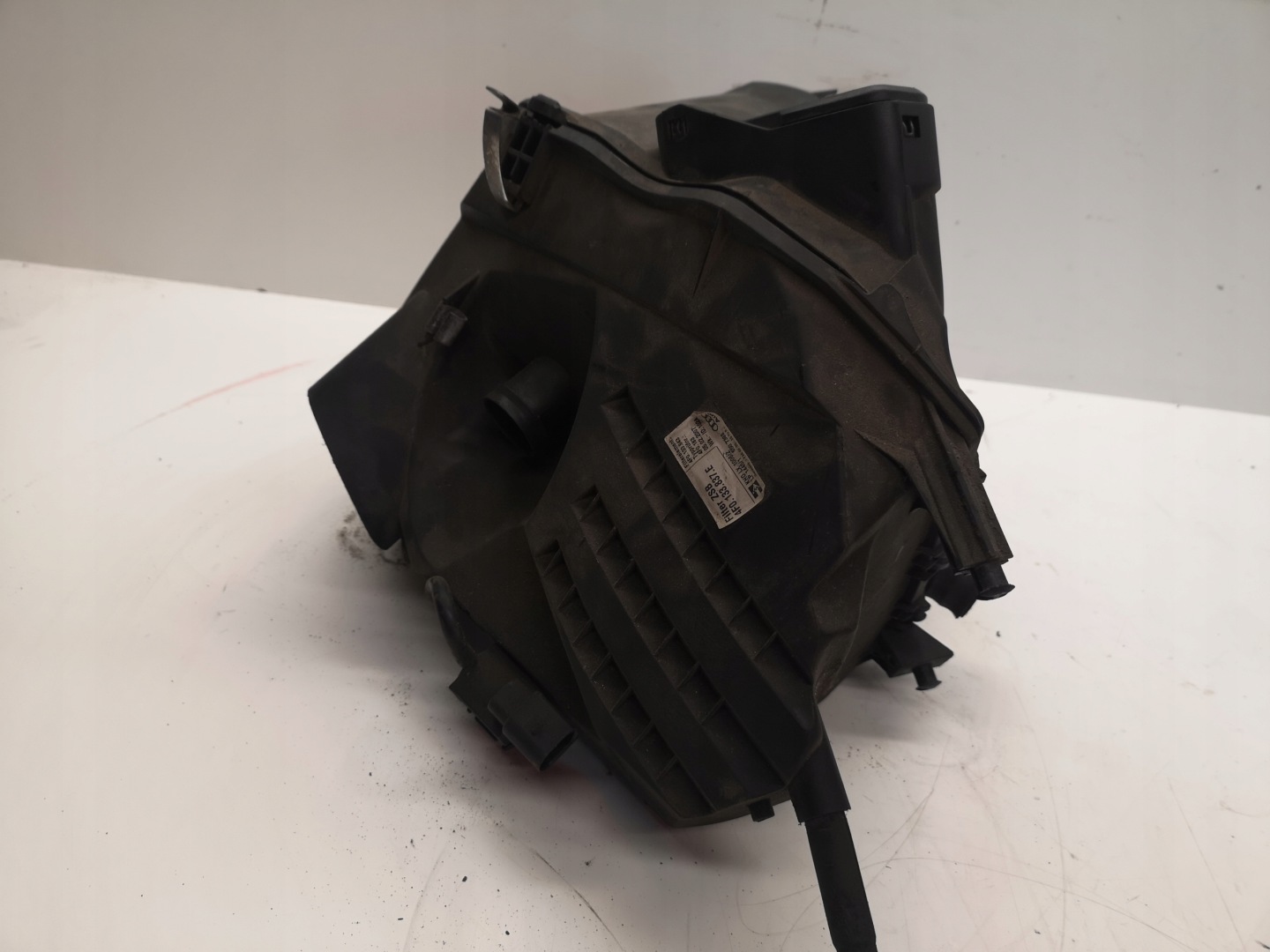 Gehäuse filter luft AUDI A6 C6 4.2 4F0133837E