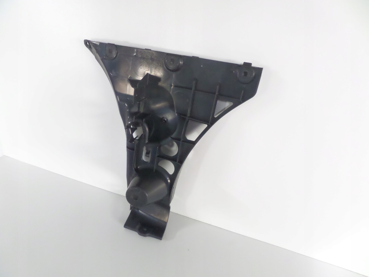 HALTER STOSSSTANGENHALTERUNG HECK RECHTS BMW 5 E60 03-07 SDN