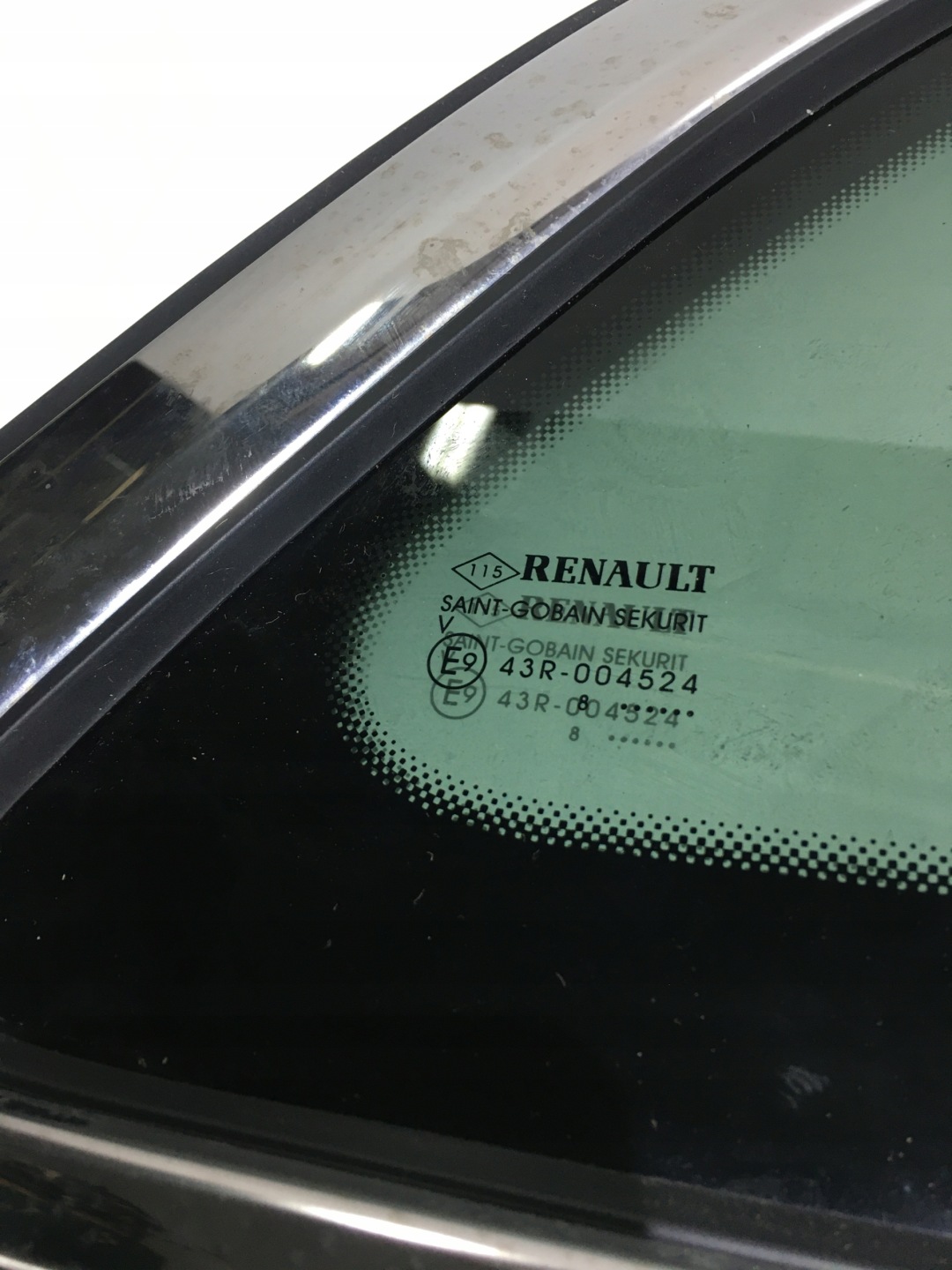KADJAR WINDOW BODYWORK OF A FENDER RIGHT CHROM