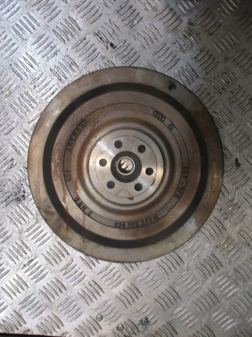 embrayage VW GOLF 6 5K0 1,2TSI 030105271M