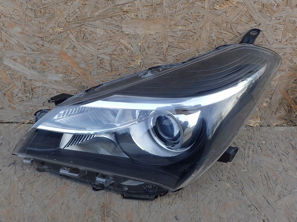 light left REFLEKTOR TOYOTA YARIS 3 III LIFT 14