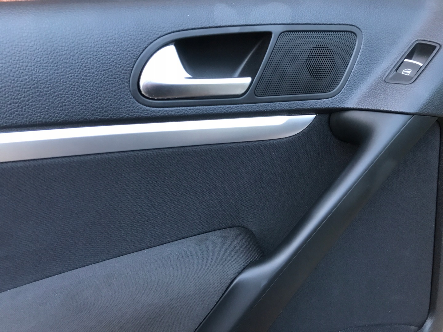 TIGUAN 5N0 side upholstery left rear part EU 0266