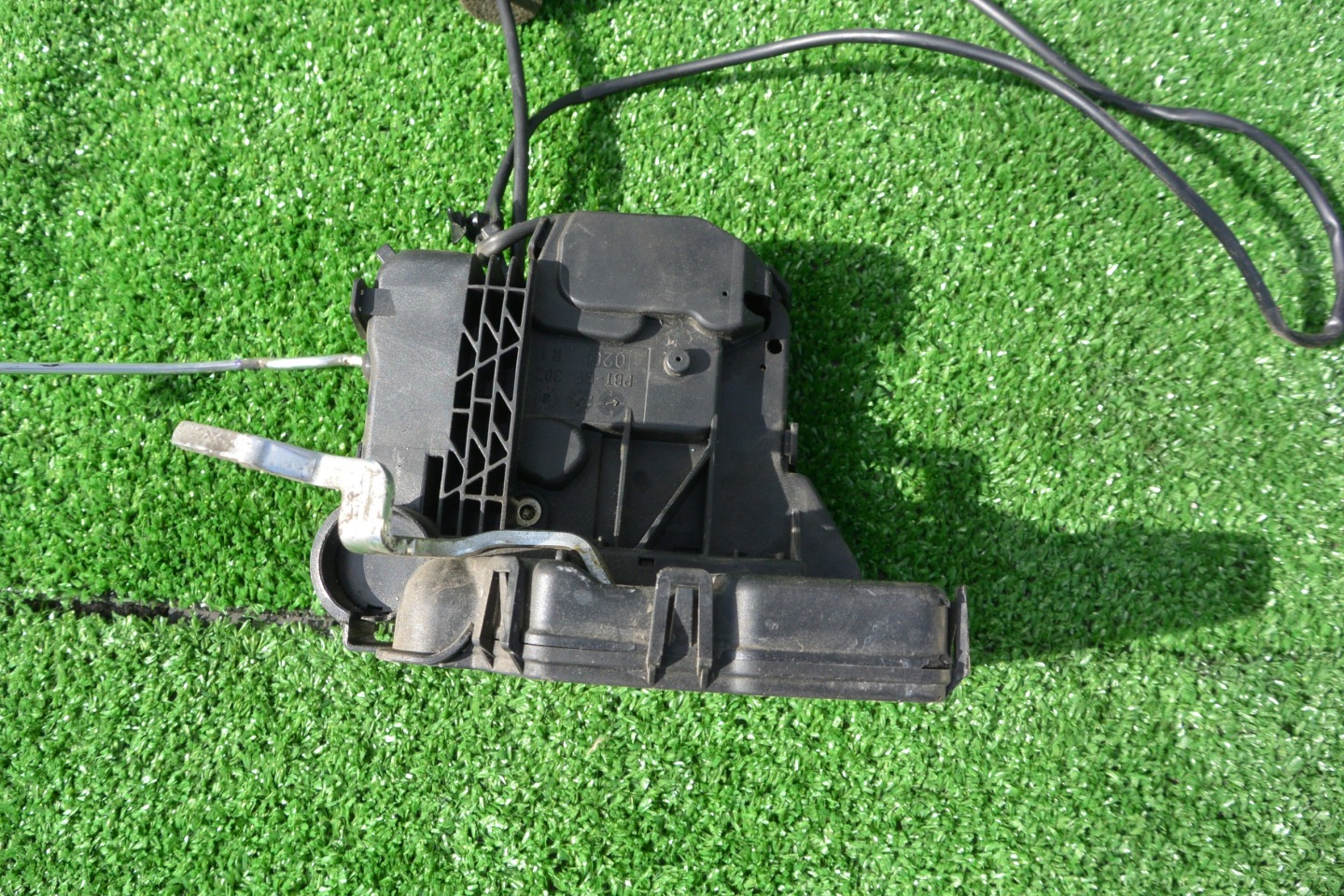 lock door rear part left right MERCEDES CLS W219