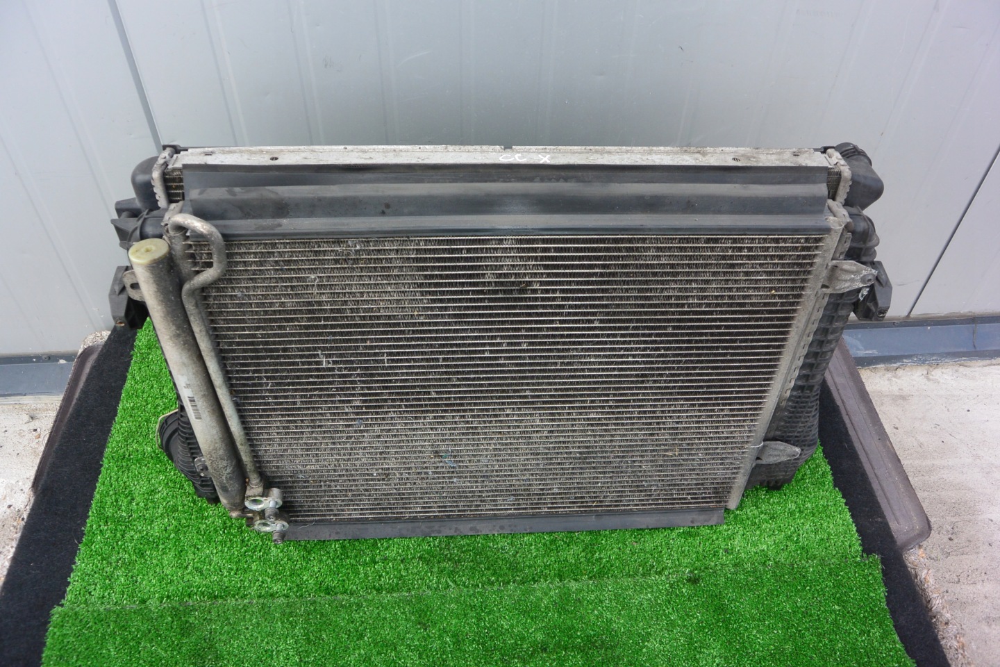 chladič vody intercooler ventilátor VW PASSAT CC