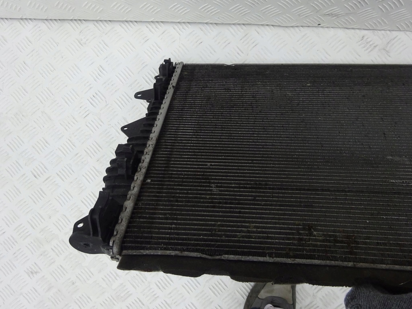 LAND ROVER DISCOVERY V 5 water cooler