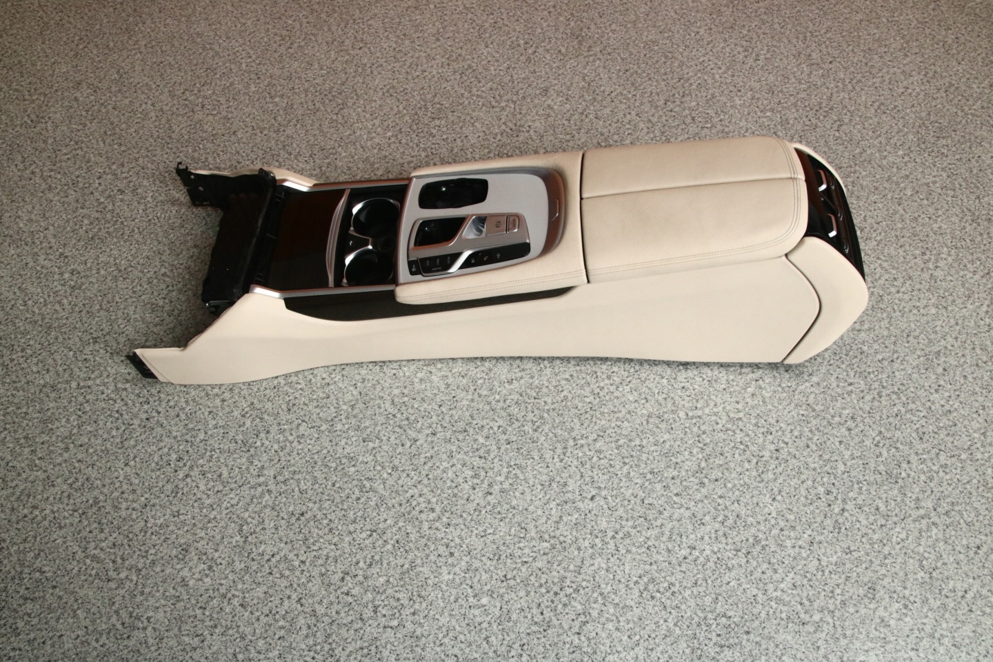 BMW G11 G12 - TUNEL bracciolo CANBERRABEIGE