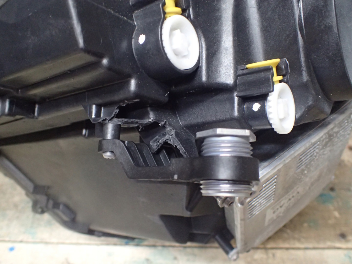 light front right SKODA KAROQ 57B941016B