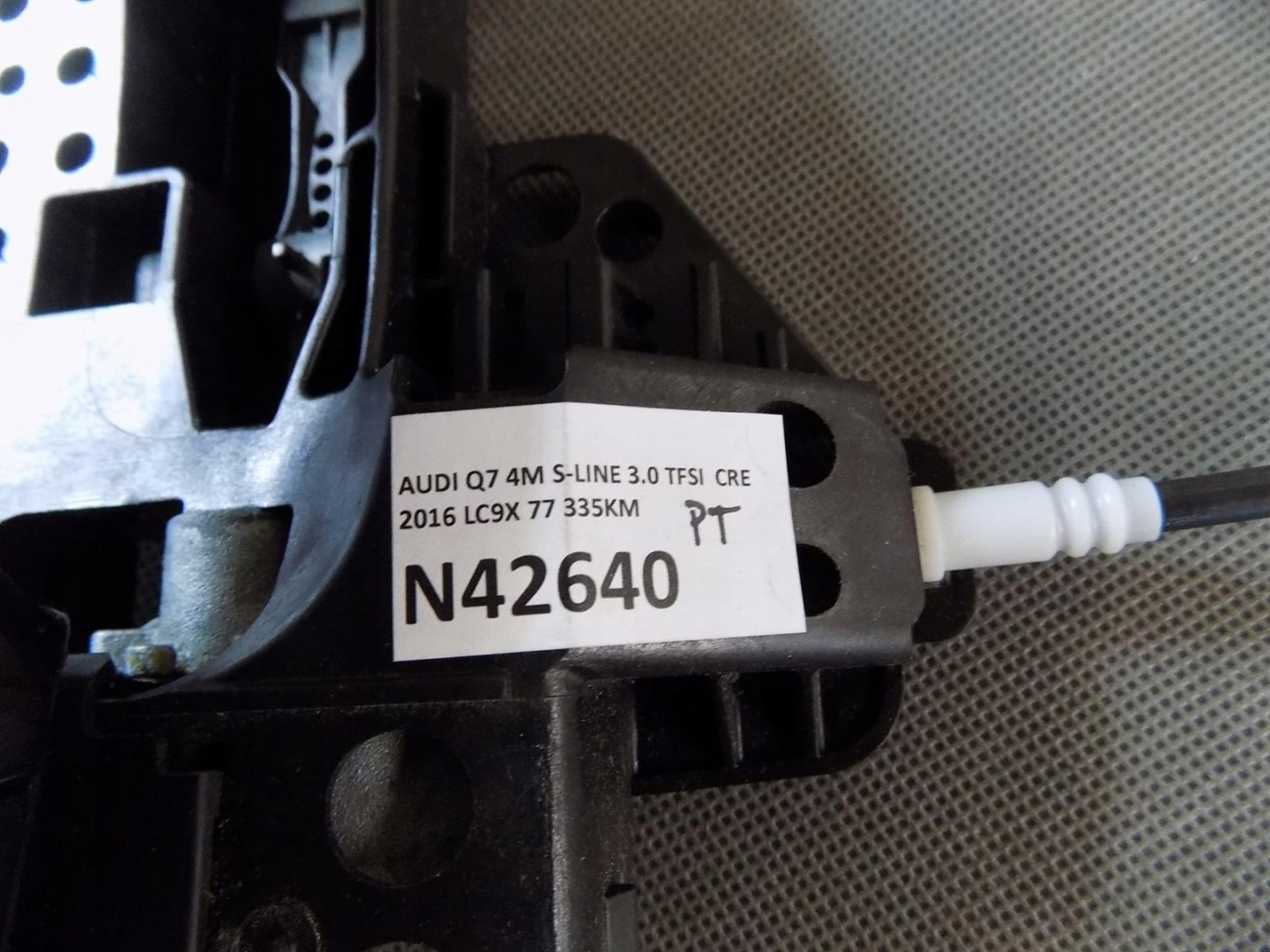 AUDI Q7 4M handle right rear part KEYLESS LC9X