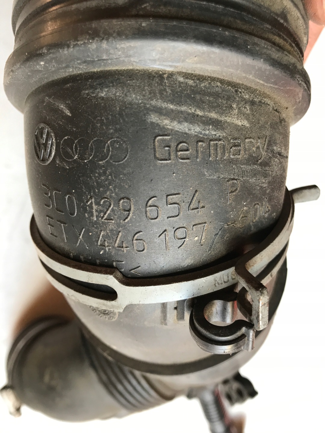 rohr Schlauch luft DOLOT VW AUDI 3C0129654P