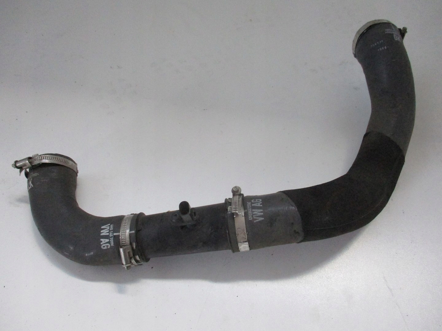hose pipe VW Touareg 3 III 760 3,0TDI 4M0145683B