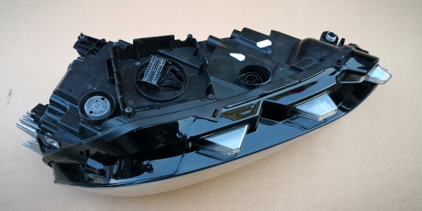VW GOLF SPORTSVAN LIGHT FULL LED LIFT LEFT