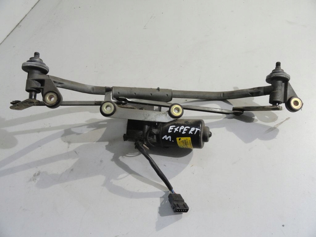 Peugeot Expert and wiper mechanism front