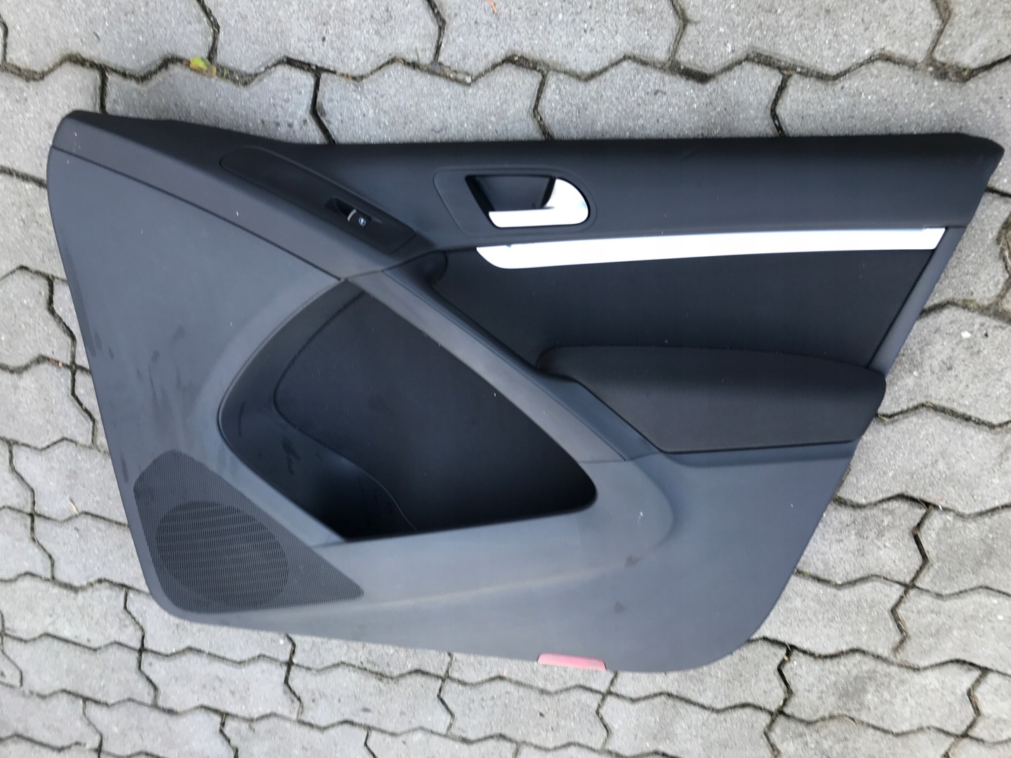 TIGUAN 5N side upholstery right front EUROPA 0041