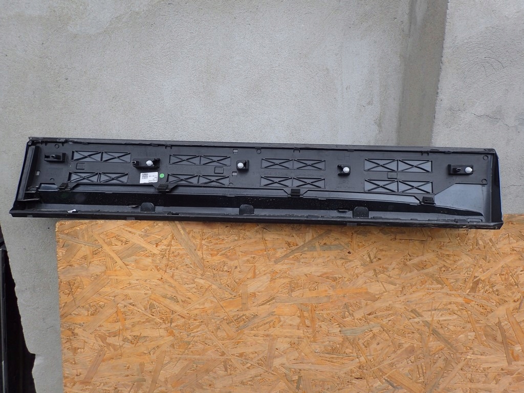 moulding for door left front SEAT ATECA FR 575